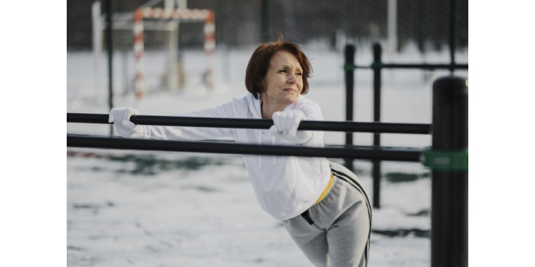 Уличные тренажеры зимой: правила эксплуатации и польза зимних тренировок