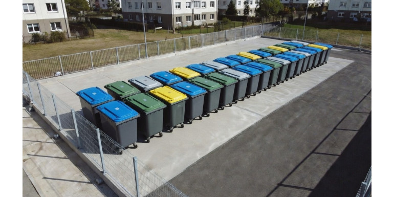 Изделия для ТБО: как выбрать контейнерную площадку и закрытые баки (евроконтейнеры)